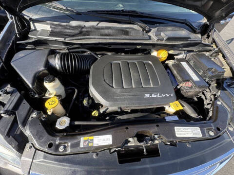 2015 Chrysler Town and Country Touring-L