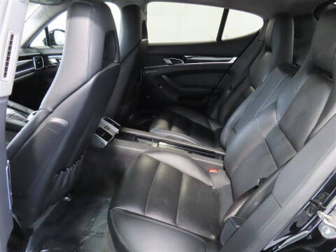 2016 Porsche Panamera Edition