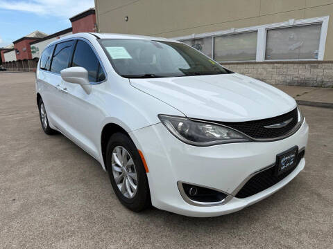 2018 Chrysler Pacifica Touring Plus