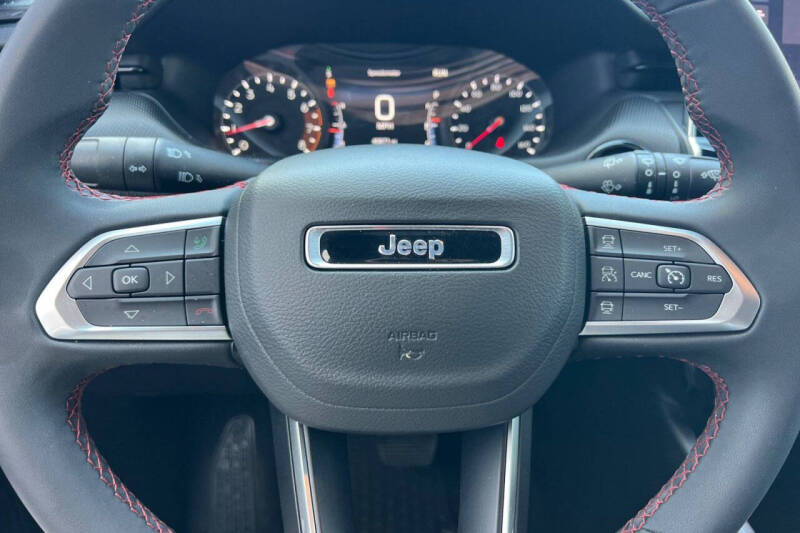 2025 Jeep Compass Trailhawk