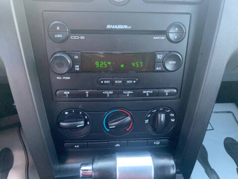 2006 Ford Mustang V6 Standard