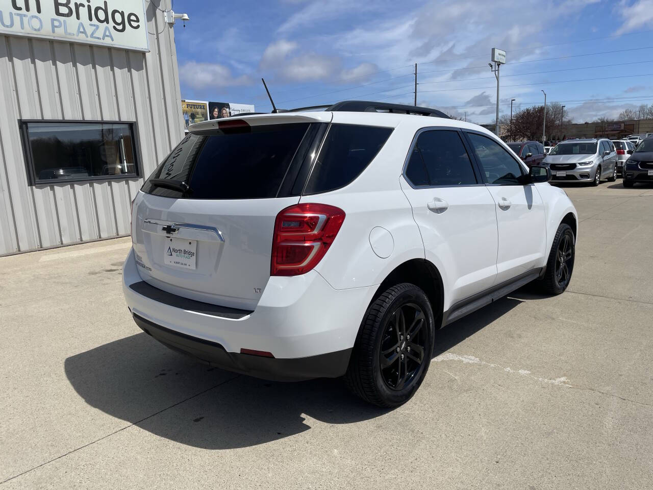 2017 Chevrolet Equinox LT photo 4
