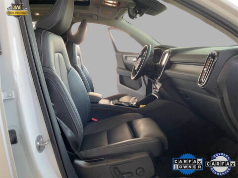 2024 Volvo XC40 B5 Plus Dark Theme