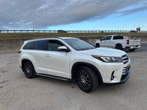2017 Toyota Highlander SE