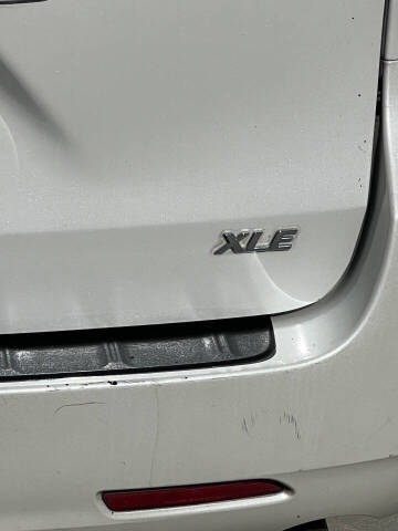 2017 Toyota Sienna XLE 7-Passenger Auto Access Seat