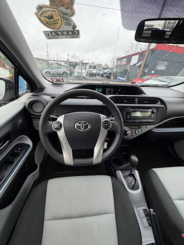 2013 Toyota Prius c One