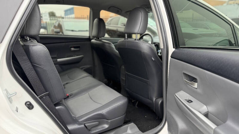 2012 Toyota Prius v Five