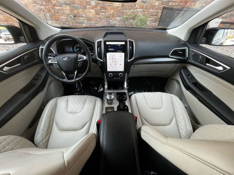2023 Ford Edge Titanium