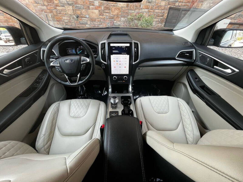 2023 Ford Edge Titanium