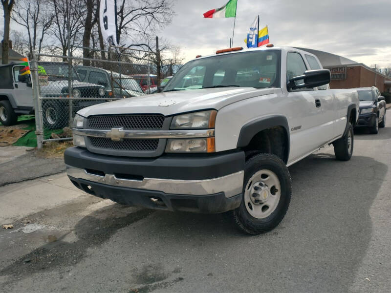 2004 Chevrolet Silverado 2500HD for sale at Drive Deleon in Yonkers NY