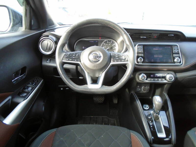 2019 Nissan Kicks SR