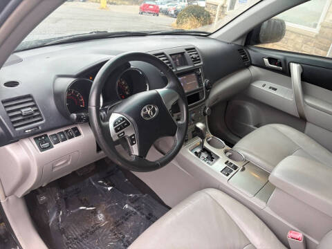 2013 Toyota Highlander SE