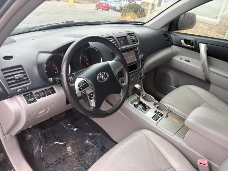 2013 Toyota Highlander SE