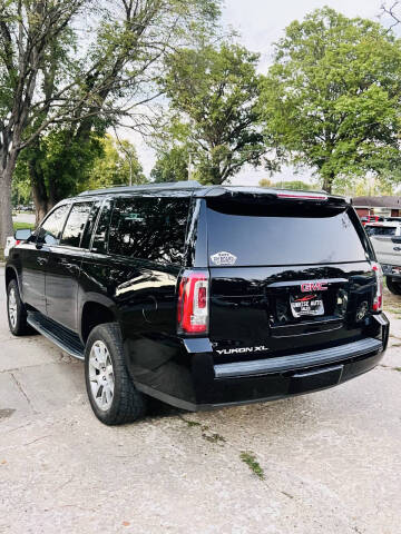 2017 GMC Yukon XL SLT