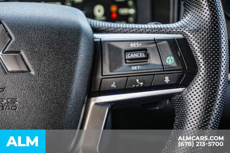 2023 Mitsubishi Outlander SE