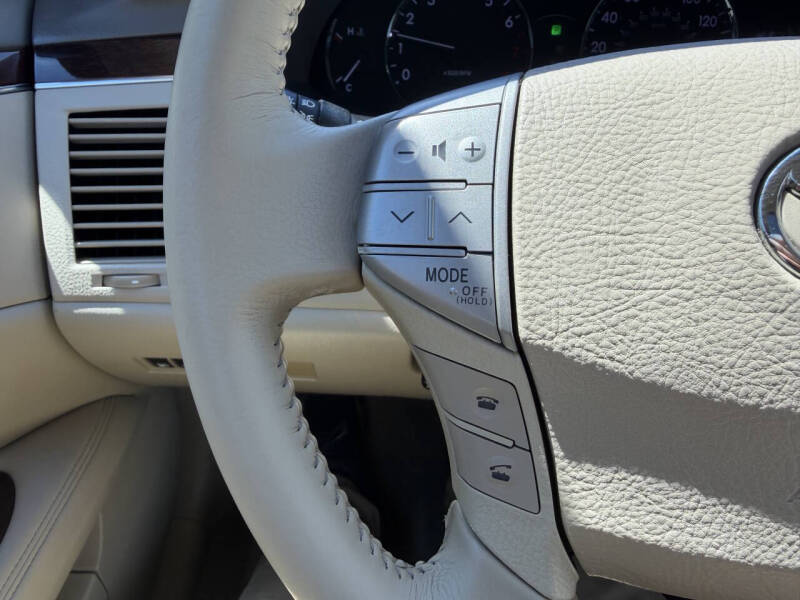 2010 Toyota Avalon XL