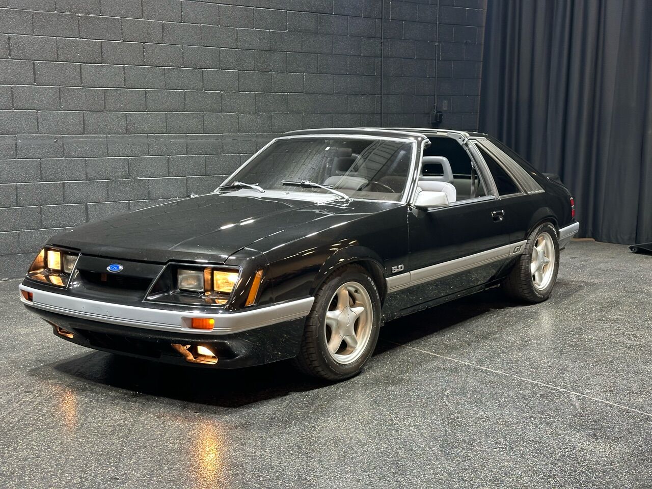 1985 Ford Mustang 6
