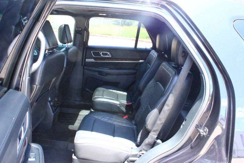 2019 Ford Explorer Platinum