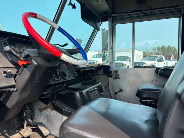 2010 Freightliner MT45 Chassis