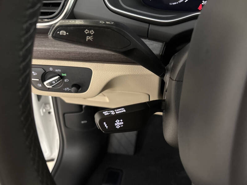 2022 Audi Q5 quattro Premium Plus 40 TFSI