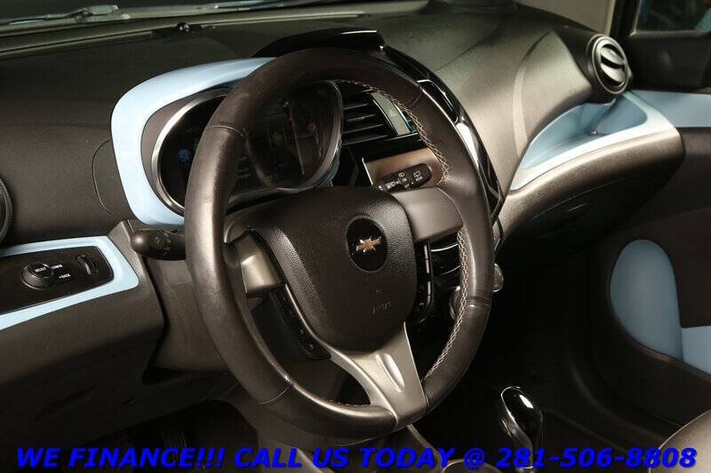 2014 Chevrolet Spark EV 2LT