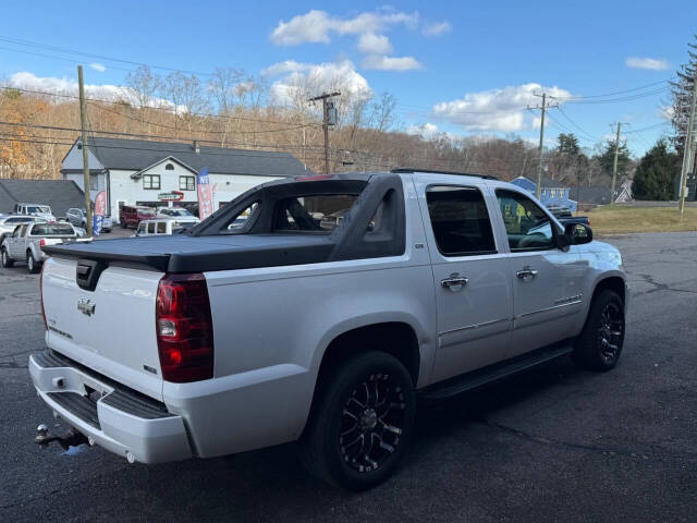 2009 Chevrolet Avalanche for sale at Drive X in Oakville, CT