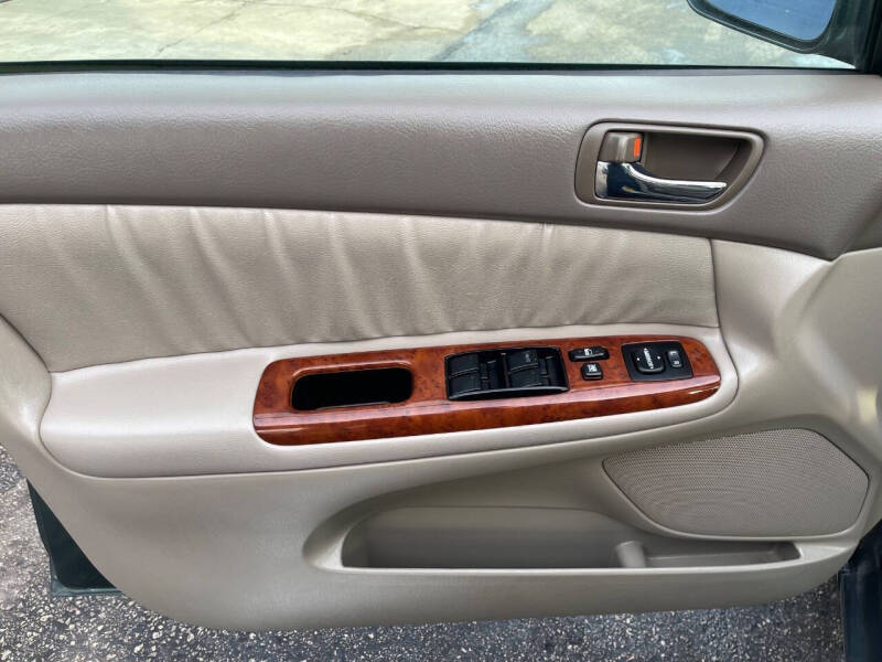 2004 Toyota Camry XLE