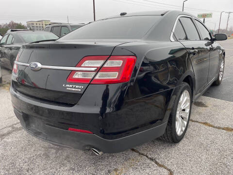 2018 Ford Taurus Limited