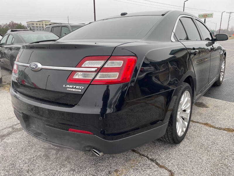 2018 Ford Taurus Limited