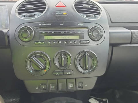 2010 Volkswagen New Beetle Convertible