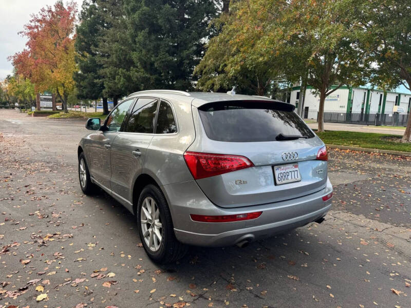 2011 Audi Q5 2.0T quattro Premium Plus