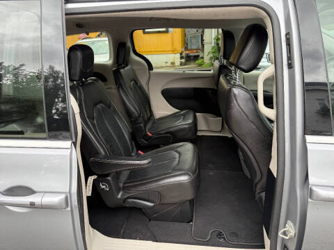 2020 Chrysler Voyager LXi