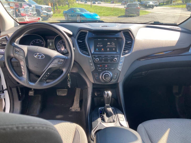 2017 Hyundai Santa Fe SE