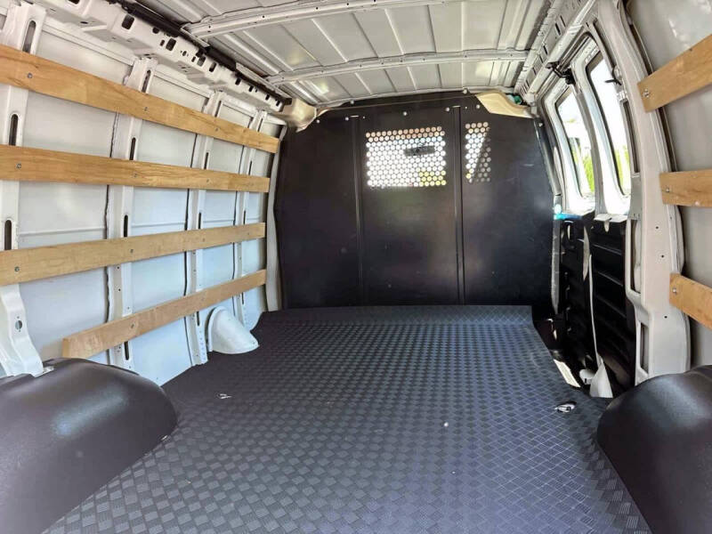 2024 GMC Savana 2500