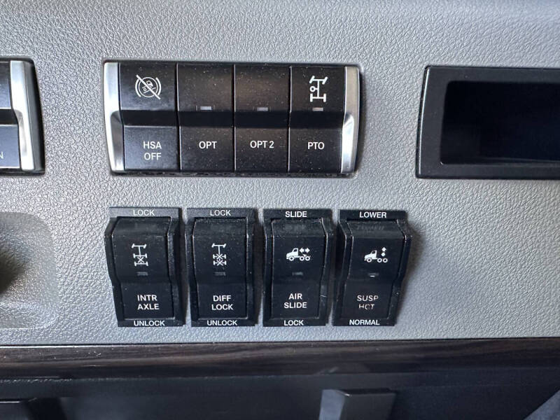 2020 Freightliner Cascadia
