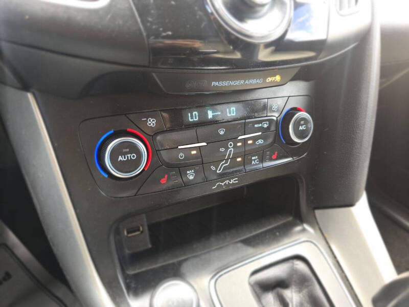 2017 Ford Focus Titanium