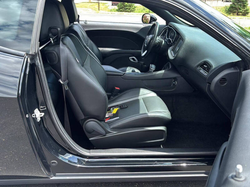 2015 Dodge Challenger SXT Plus