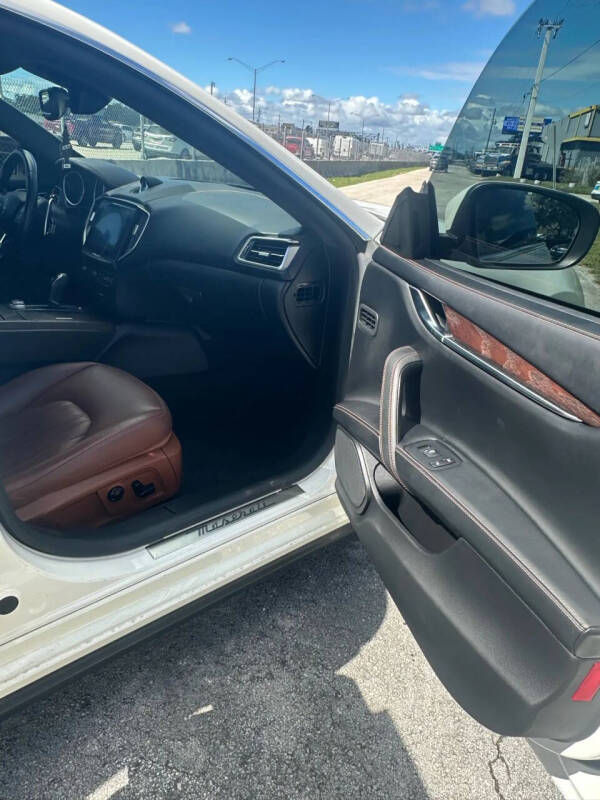 2017 Maserati Ghibli