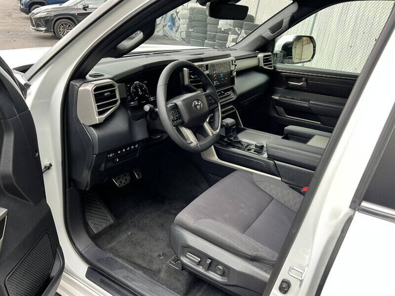 2025 Toyota Sequoia SR5