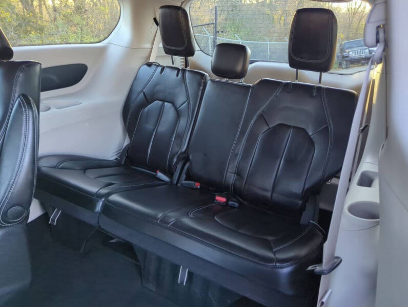 2023 Chrysler Pacifica Plug-In Hybrid Touring L