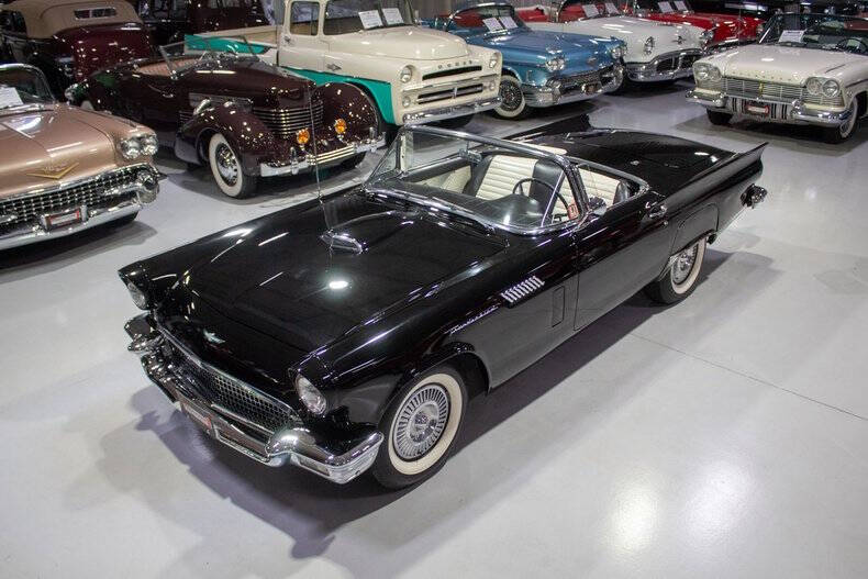 1957 Ford Thunderbird