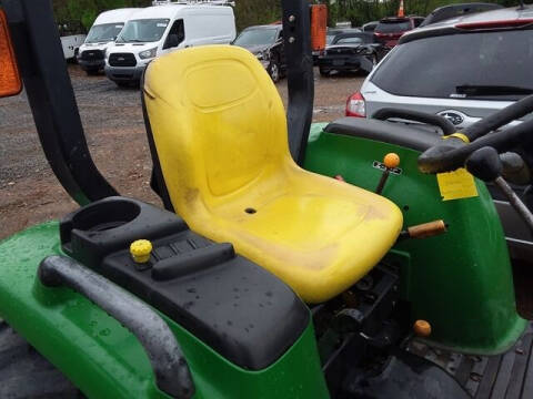 2014 John Deere 3032E 305