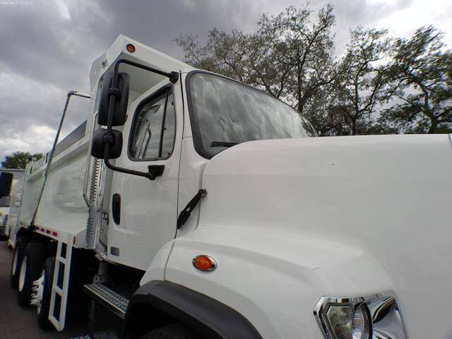 2015 Freightliner 108 SD