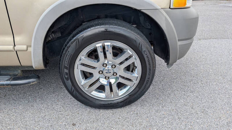 2002 Ford Explorer XLS