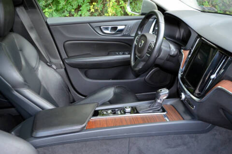 2019 Volvo S60 T6 Momentum