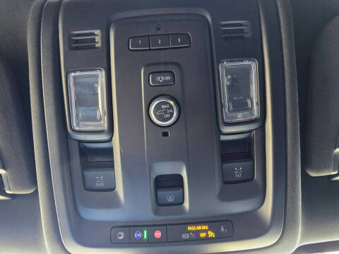 2023 GMC Yukon XL SLT