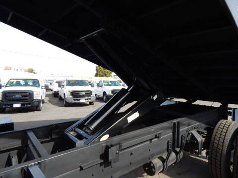 2015 Freightliner M2 106