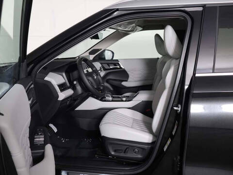 2025 Mitsubishi Outlander SEL Platinum Edition