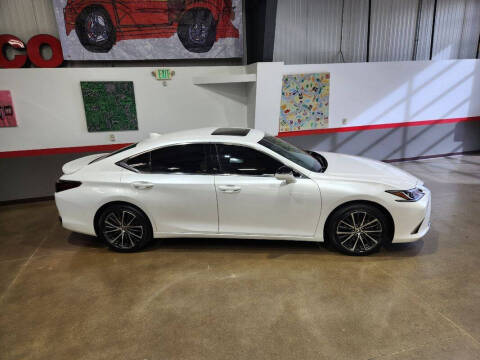 2023 Lexus ES 300h