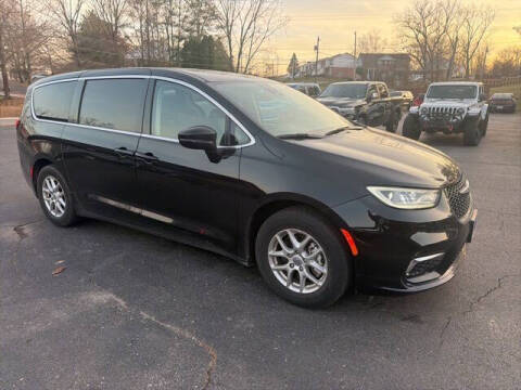 2024 Chrysler Pacifica Touring L